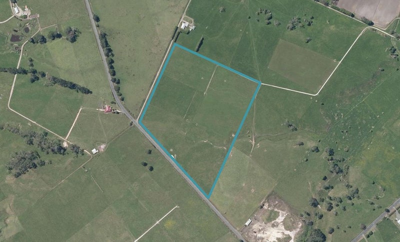 970 State Highway 12, Parore - Carousel 1