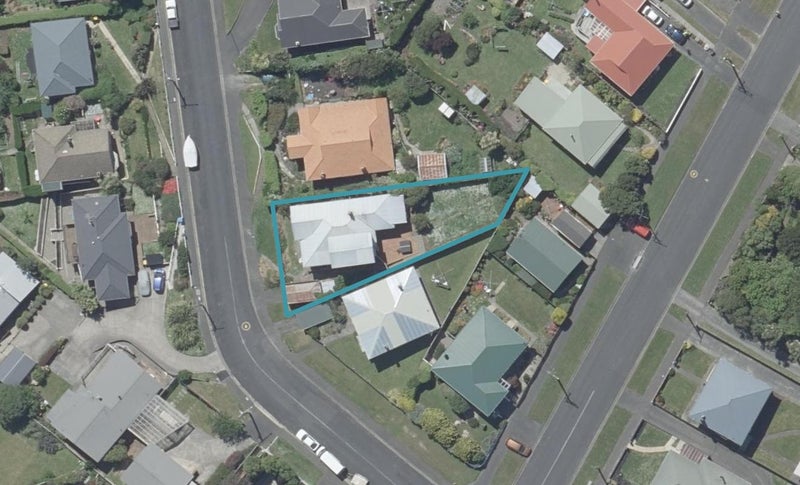 31 Minto Street, Andersons Bay, Dunedin - Carousel 1