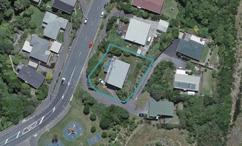 86 Helston Road, Paparangi, Wellington - Carousel 1