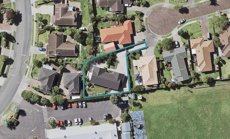 17 Crescent Hills Court, Northpark, Auckland - Carousel 1