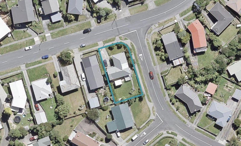 240 Dowse Drive, Maungaraki, Lower Hutt - Carousel 1