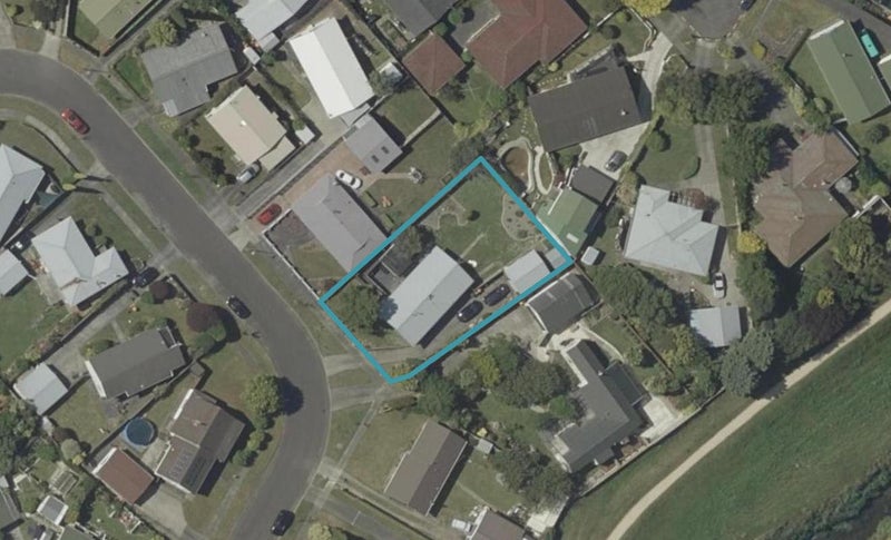 29 Rosedale Crescent, Cloverlea, Palmerston North - Carousel 1