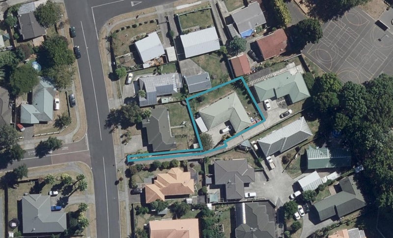 27 Lloyd Drive, Nawton, Hamilton - Carousel 1