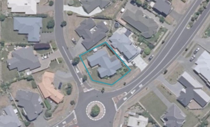 1 Carpentras Way, Nukuhau, Taupo - Carousel 1