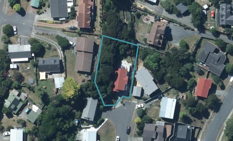 31 Seagull Place, Whitby, Porirua - Carousel 1