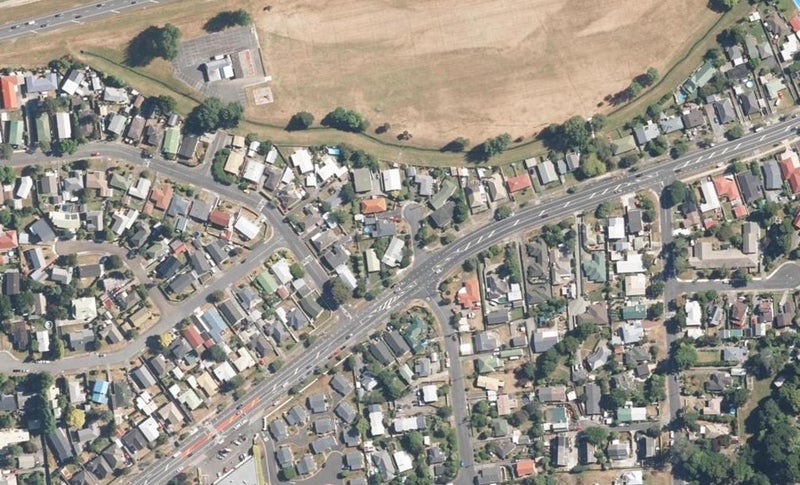 1 Seon Place, Clouston Park, Upper Hutt - Carousel 1