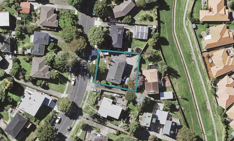 34 Mirrabooka Avenue, Botany Downs, Auckland - Carousel 1