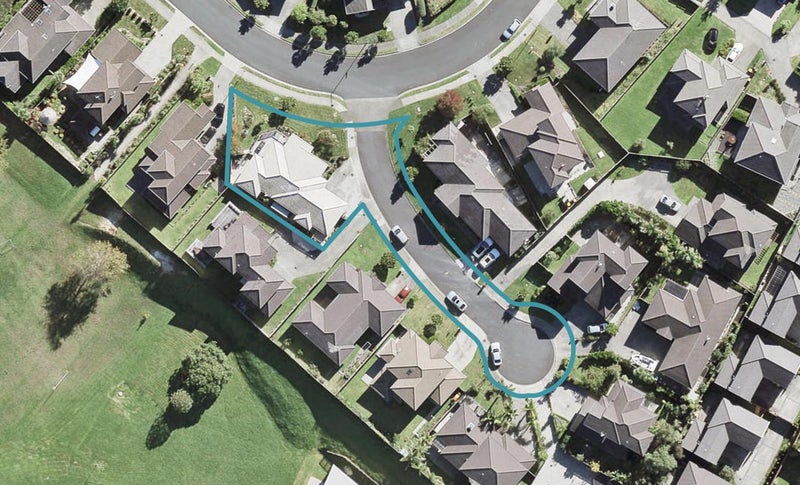 1 Spring Valley Place, Oteha, Auckland - Carousel 1