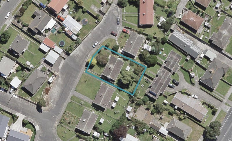 7 Deckston Grove, Taita, Lower Hutt - Carousel 1