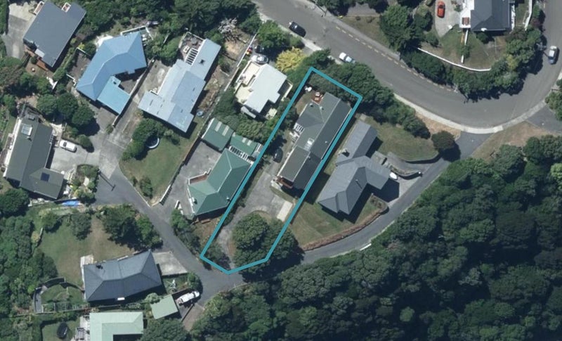 18 Mana View Road, Paremata, Porirua - Carousel 1