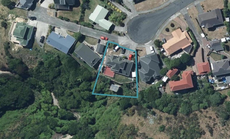 13 Coventry Close, Ascot Park, Porirua - Carousel 1