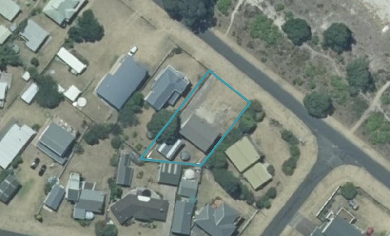 17 Marine Parade, Cooks Beach, Whitianga - Carousel 1