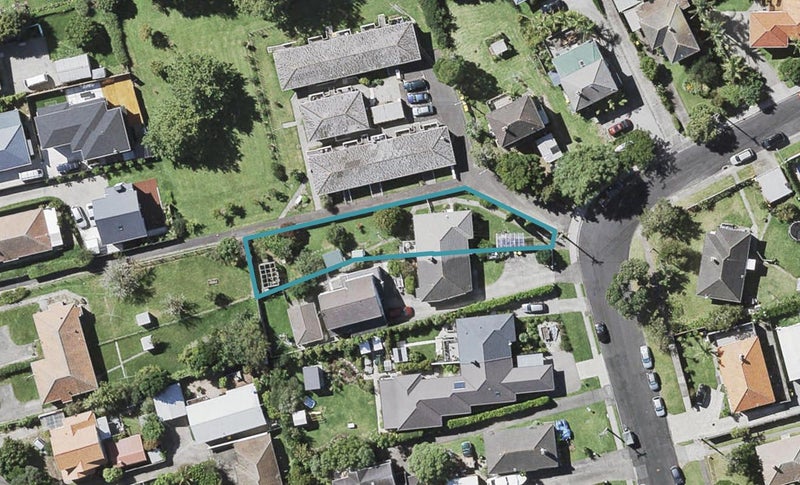 17A Fraser Road, Narrow Neck, Auckland - Carousel 1