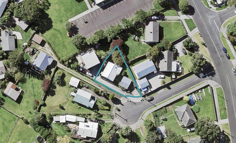 3 Hilton Place, Wai o Taiki Bay, Auckland - Carousel 1