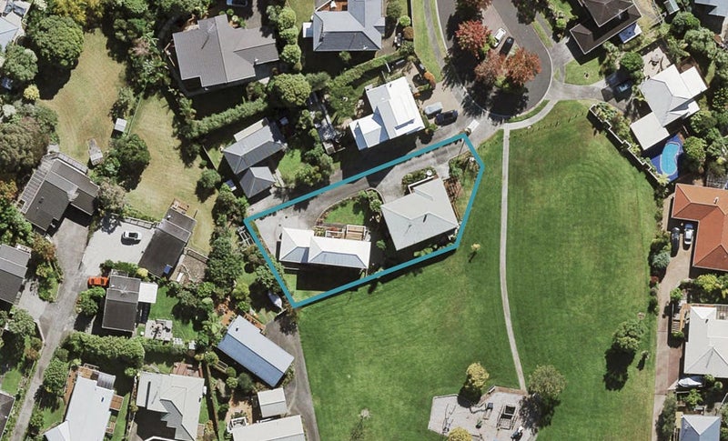 1/39 Rifleman Rise, Unsworth Heights, Auckland - Carousel 1