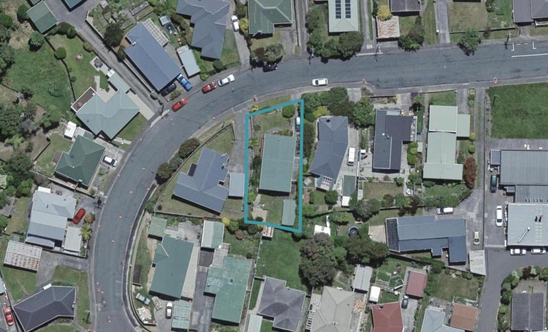 10 Cara Crescent, Paparangi, Wellington - Carousel 1