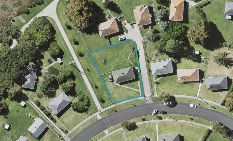 11 Hillary Crescent, Belmont, Auckland - Carousel 1