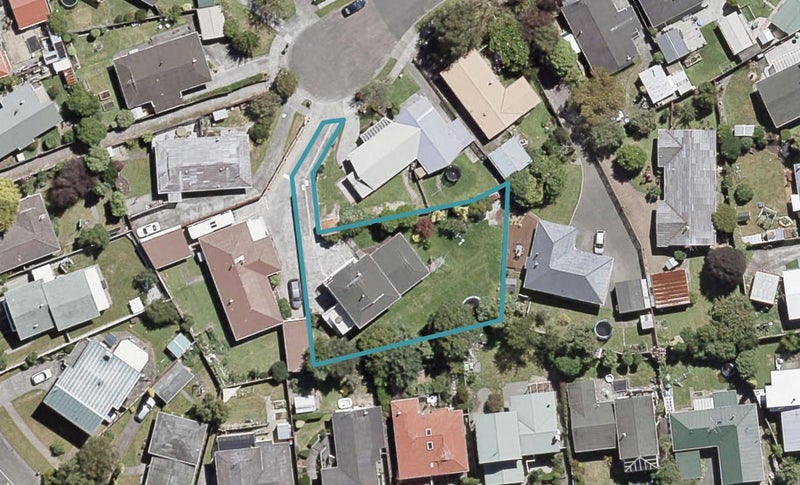 27 Omaha Grove, Totara Park, Upper Hutt - Carousel 1