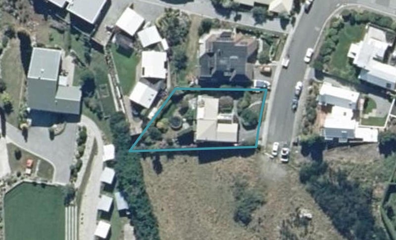 23 Balmoral Drive, Kelvin Heights, Queenstown - Carousel 1