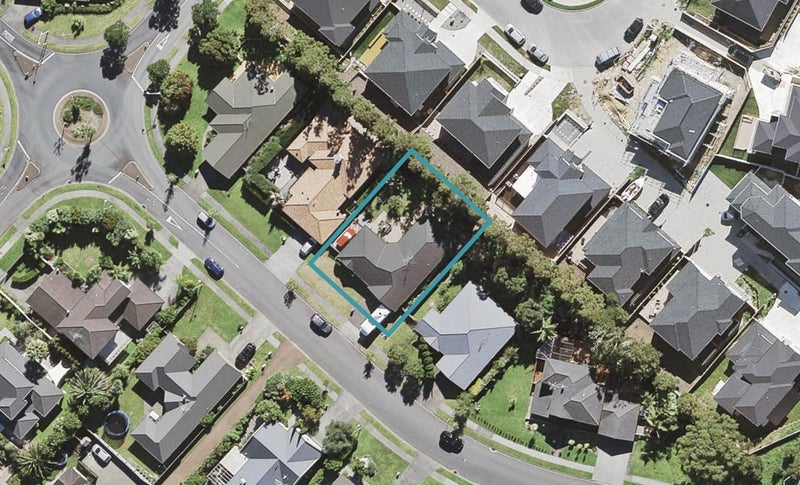 9 Pitoitoi Avenue, Greenhithe, Auckland - Carousel 1
