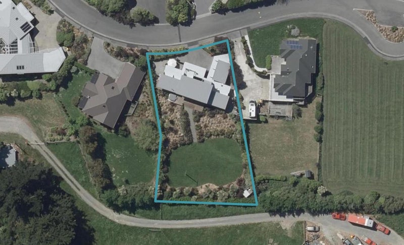 6 Watlings Place, Kennedys Bush, Christchurch - Carousel 1