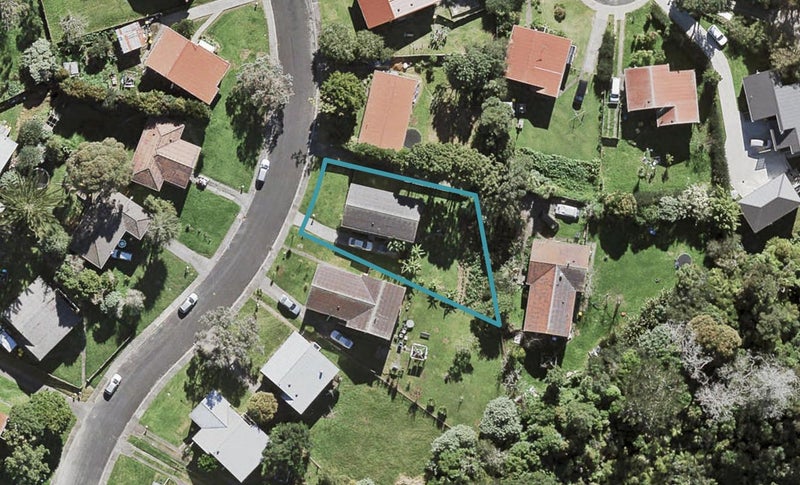 29 Lysander Crescent, Beach Haven, Auckland - Carousel 1
