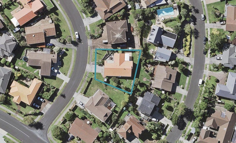 5 St Simon Place, Botany Downs, Auckland - Carousel 1