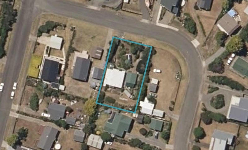 5 Arataki Grove, Waitarere Beach, Levin - Carousel 1