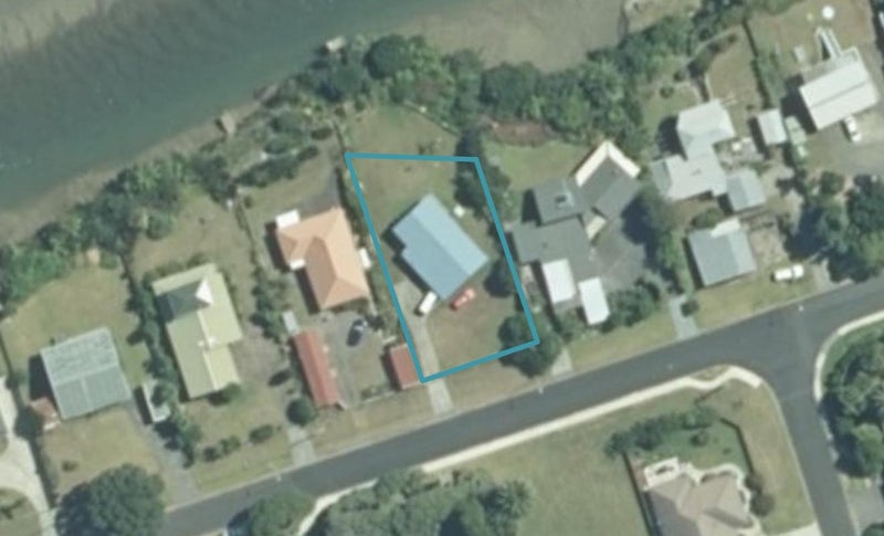 11 Nihinihi Avenue, Raglan, Raglan - Carousel 1
