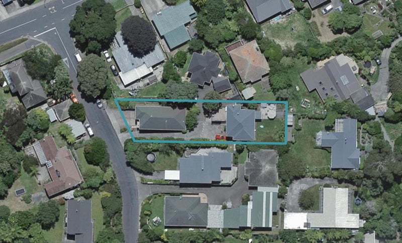 21 Roy Street, Tawa, Wellington - Carousel 1