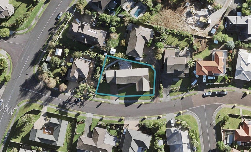 4 Ferntree Terrace, West Harbour, Auckland - Carousel 1
