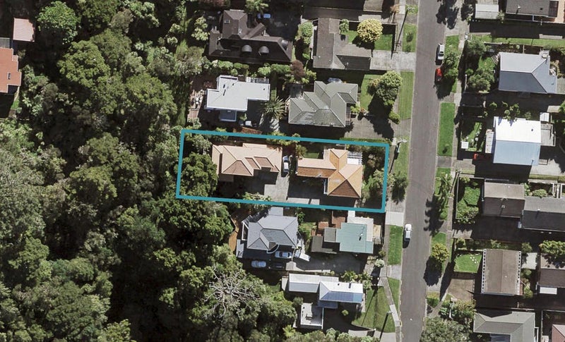 1/13 Wernham Place, Northcote, Auckland - Carousel 1