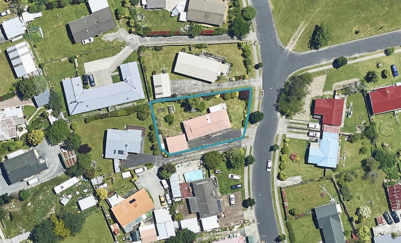 12 Chapman Place, Fairy Springs, Rotorua - Carousel 1