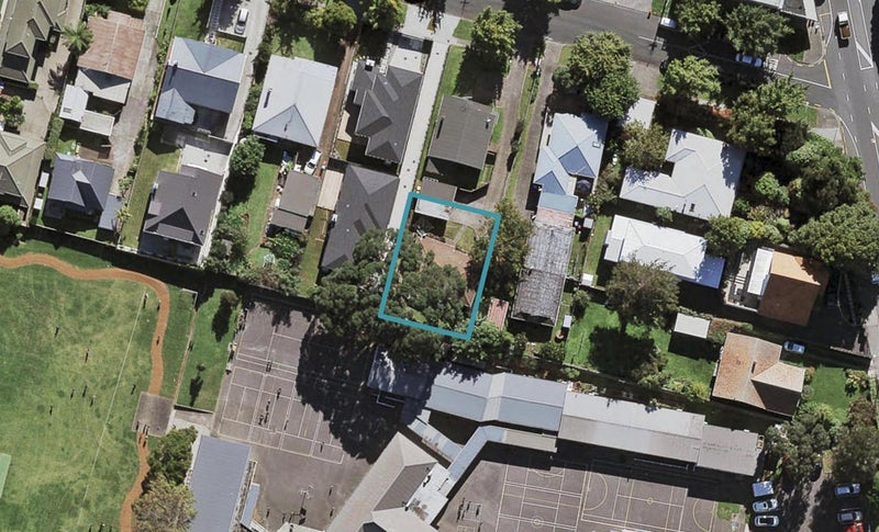 4A Beckenham Avenue, Royal Oak, Auckland - Carousel 1