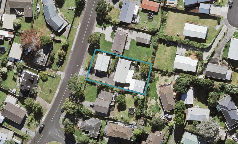 40 Fitzherbert Avenue, West Harbour, Auckland - Carousel 1