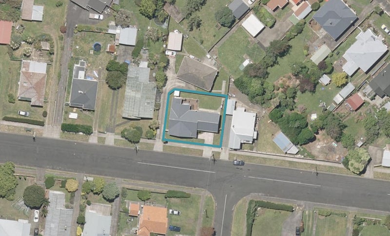 10 Bignell Street, Gonville, Whanganui - Carousel 1