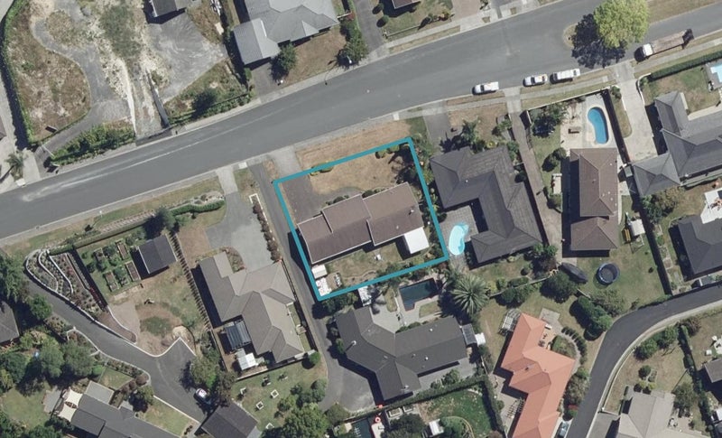 12 Harrowfield Drive, Harrowfield, Hamilton - Carousel 1