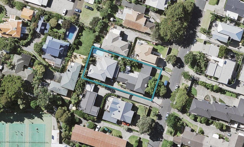 2/9 Pierce Road, Milford, Auckland - Carousel 1