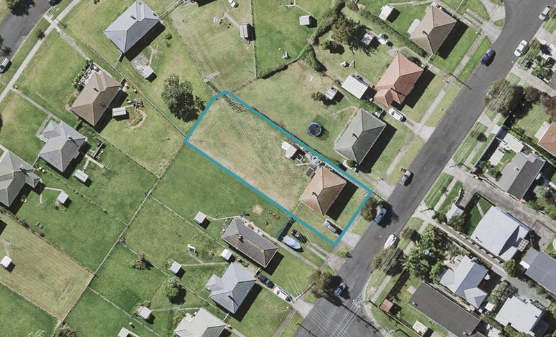 71 Eversleigh Road, Belmont, Auckland - Carousel 1