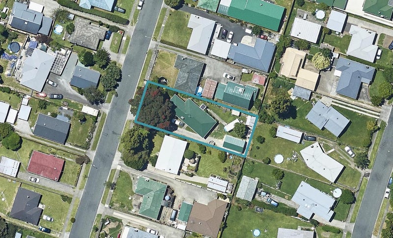 14 Henderson Crescent, Parkvale, Tauranga - Carousel 1