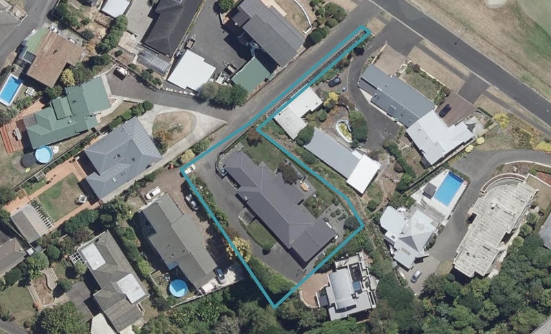 33 St Andrews Terrace, St Andrews, Hamilton - Carousel 1