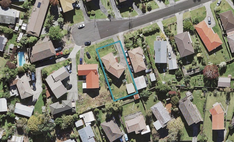 18 Darlington Place, Glendene, Auckland - Carousel 1