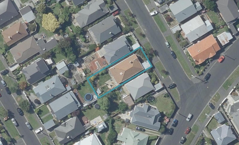 18 West Avenue, Saint Clair, Dunedin - Carousel 1