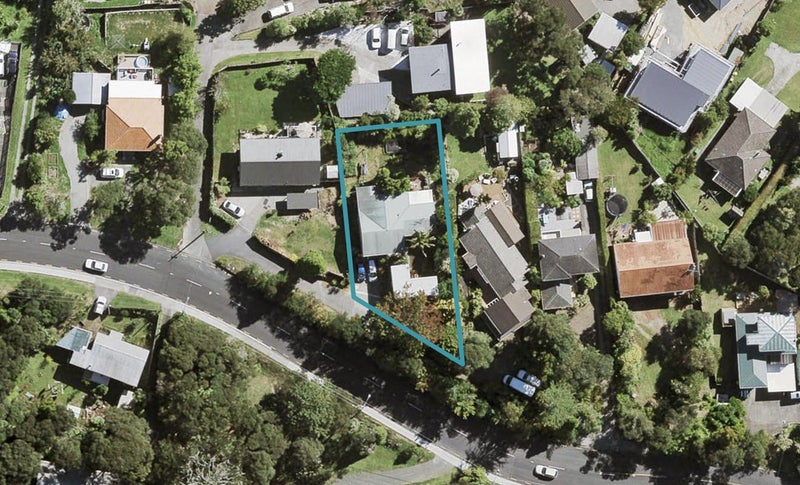 181 Godley Road, Titirangi, Auckland - Carousel 1