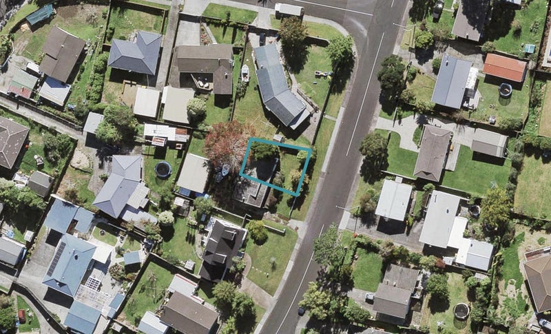 33B Fitzherbert Avenue, West Harbour, Auckland - Carousel 1