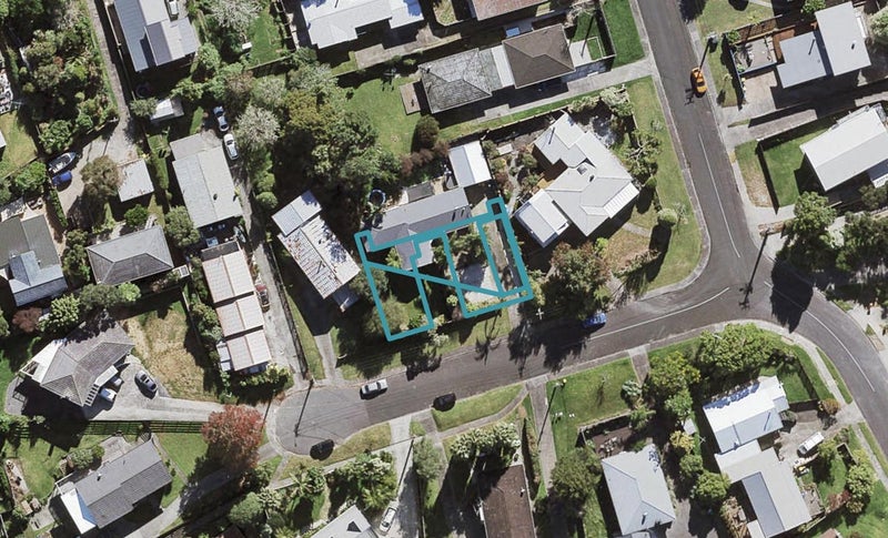 2/13 Windy Ridge Road, Glenfield, Auckland - Carousel 1