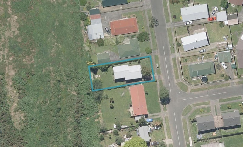 19 Savage Crescent, Aramoho, Whanganui - Carousel 1