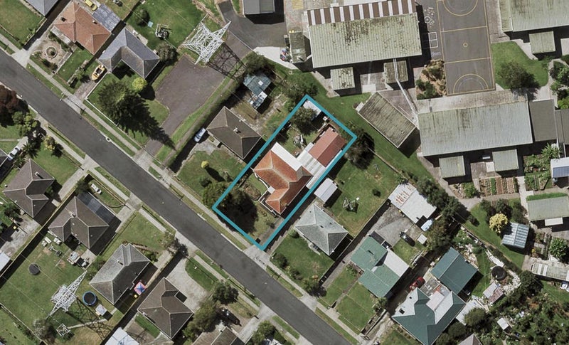 86 Fisher Crescent, Otara, Auckland - Carousel 1