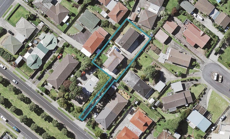 2/52 Highland Park Drive, Highland Park, Auckland - Carousel 1