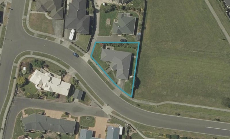 6 Shakespeare Way, Kelvin Grove, Palmerston North - Carousel 1